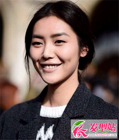 低馬尾辮子扎發(fā)