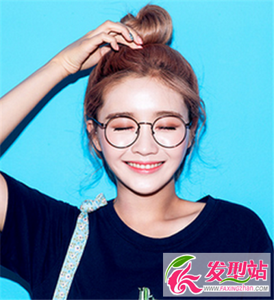 丸子頭發(fā)型