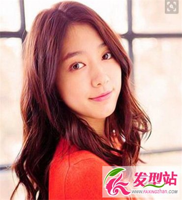 中分長(zhǎng)卷發(fā)