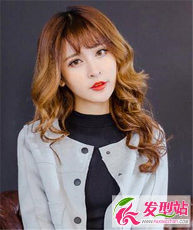 中長(zhǎng)發(fā)披肩燙發(fā)發(fā)型