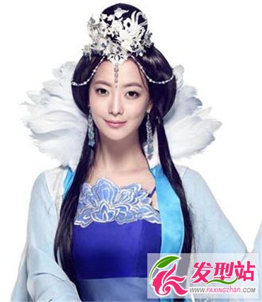 長(zhǎng)直發(fā)