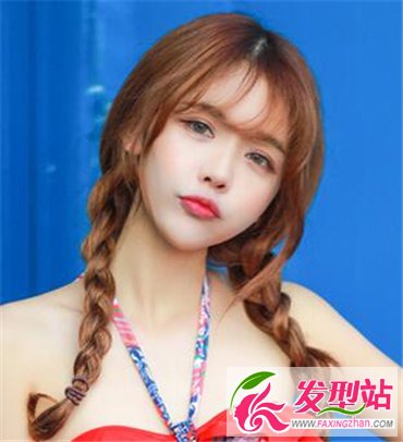 金銅色女生氣質(zhì)美發(fā)發(fā)型