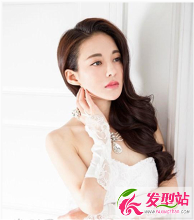 長(zhǎng)卷發(fā)發(fā)型