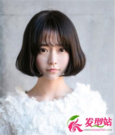 內(nèi)扣短發(fā)發(fā)型