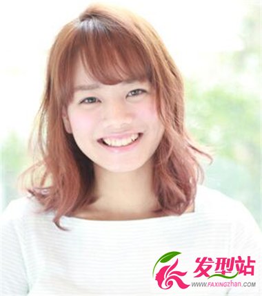 齊肩燙發(fā)發(fā)型
