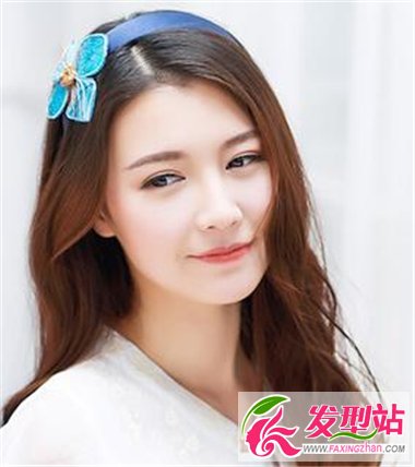 披肩卷發(fā)發(fā)型