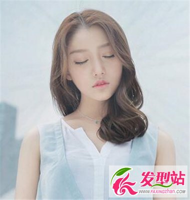 披肩中長發(fā)發(fā)型