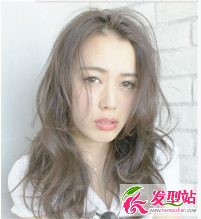 長卷發(fā)發(fā)型