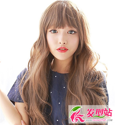 女神最常用什么發(fā)型 卷發(fā)發(fā)型輕松勾起時(shí)尚新風(fēng)潮