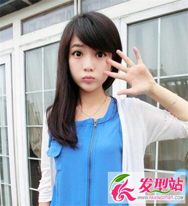 斜分劉海長(zhǎng)直發(fā)發(fā)型