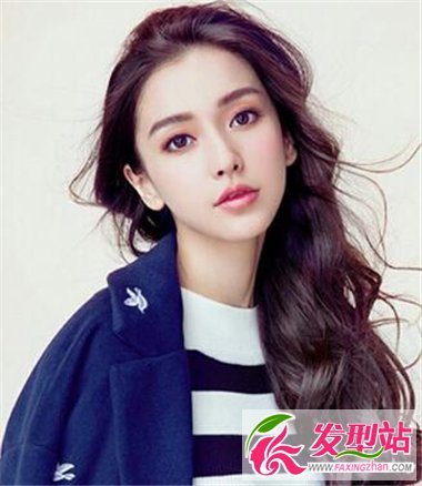 無劉海披肩燙發(fā)發(fā)型