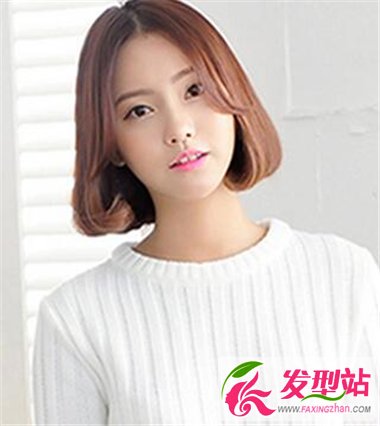 中分短發(fā)發(fā)型