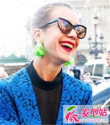 露額盤發(fā)發(fā)型