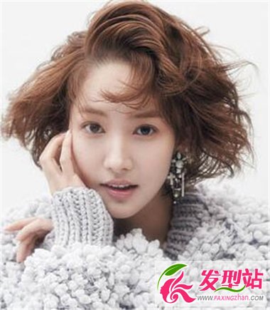 短卷燙發(fā)發(fā)型