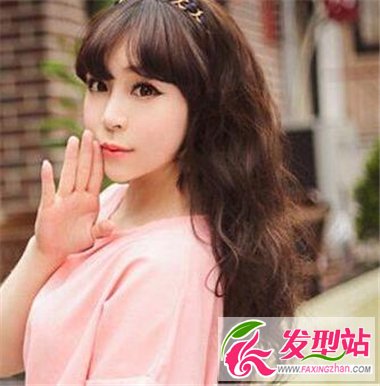 長(zhǎng)卷發(fā)發(fā)型