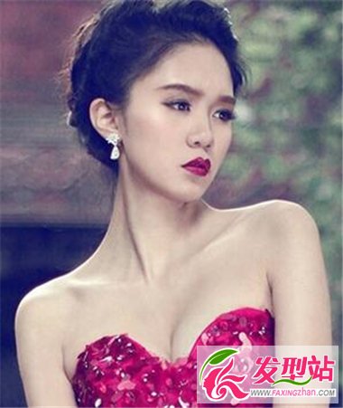 無劉海的盤發(fā)造型