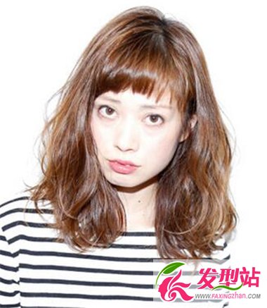 蓬松感中長發(fā)燙發(fā)發(fā)型