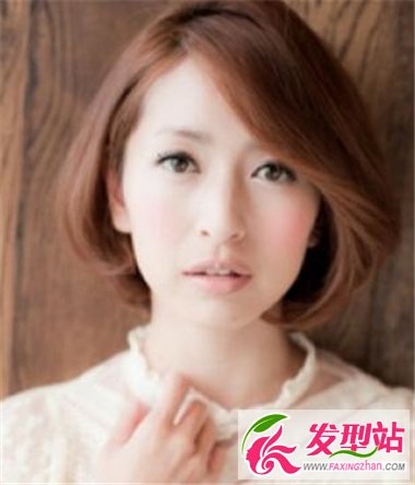 短卷發(fā)發(fā)型