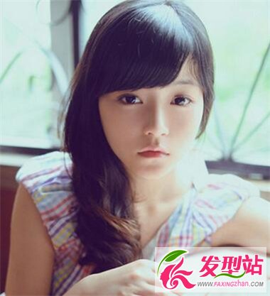 中長卷發(fā)發(fā)型