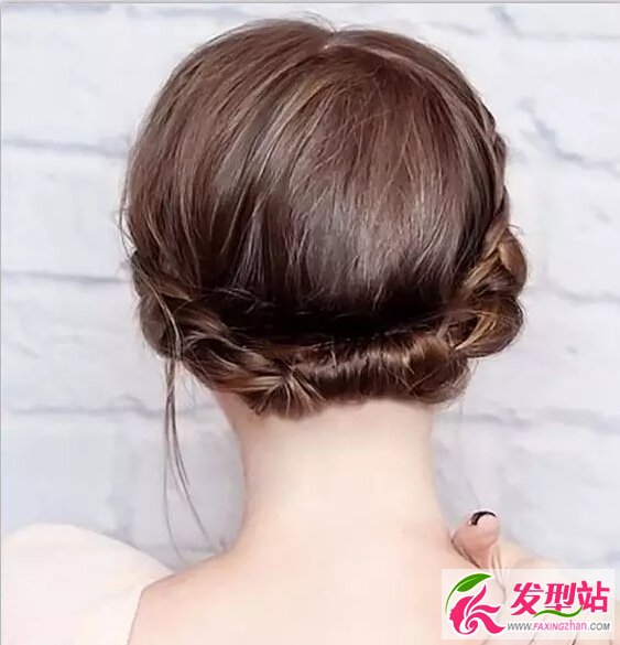 花環(huán)編發(fā)