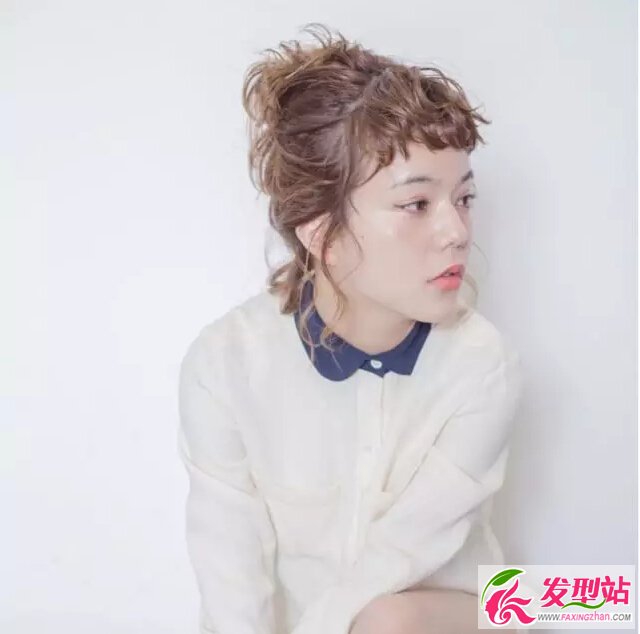 淺棕色