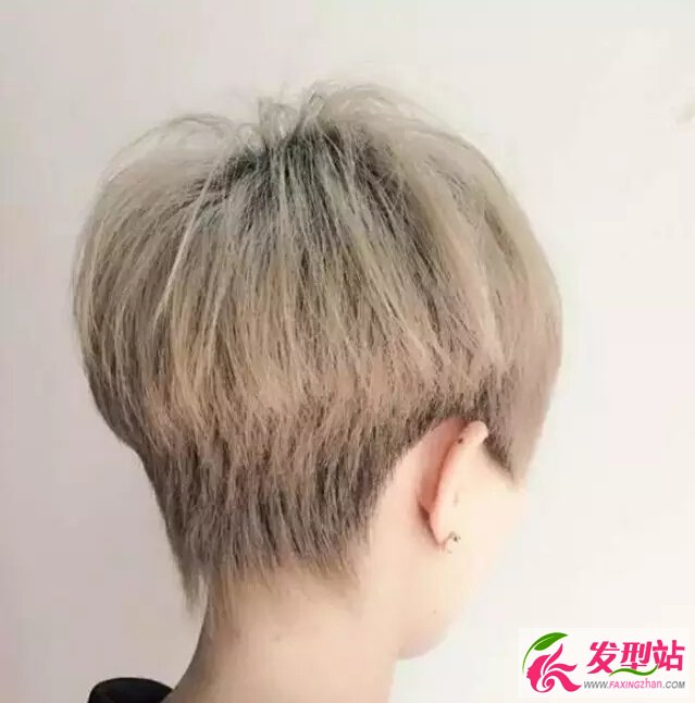女生短發(fā)雕刻