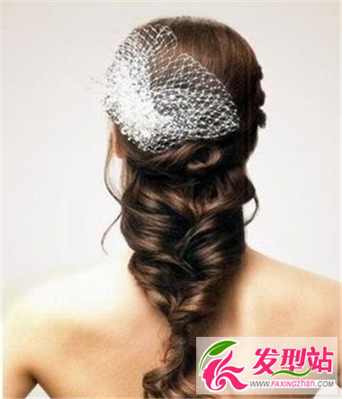 馬尾扎發(fā)發(fā)型設(shè)計(jì) 展現(xiàn)不你拿不一樣的韻味