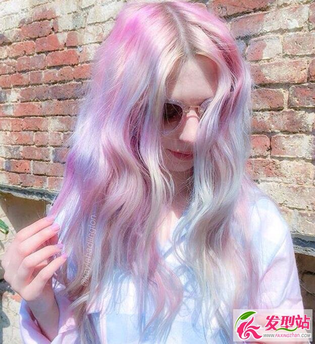 個(gè)像炫彩染發(fā)