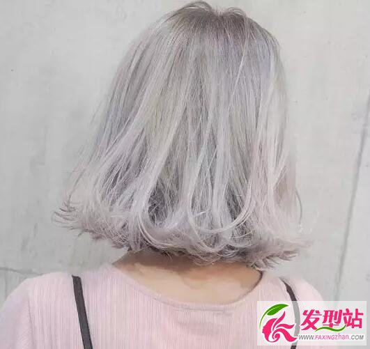 灰色
