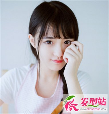 齊劉海側(cè)邊長(zhǎng)發(fā)