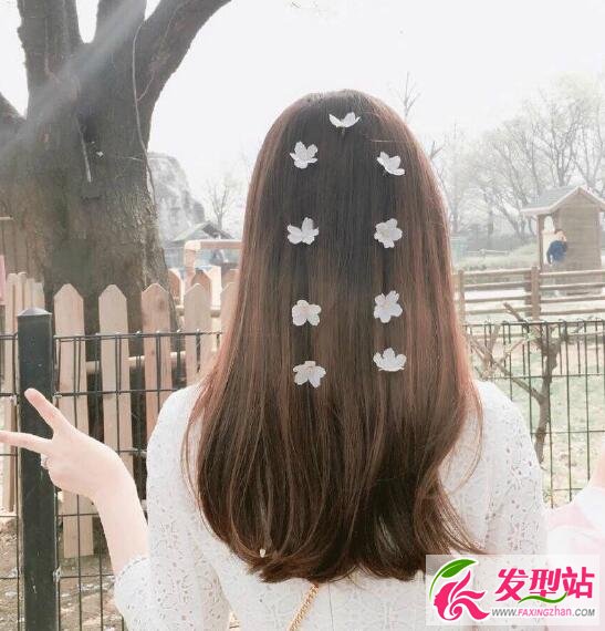 櫻花發(fā)型卷發(fā)