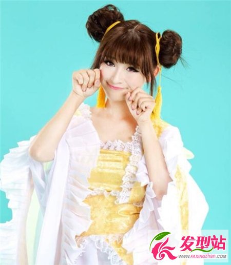 春夏女生編扎發(fā)型
