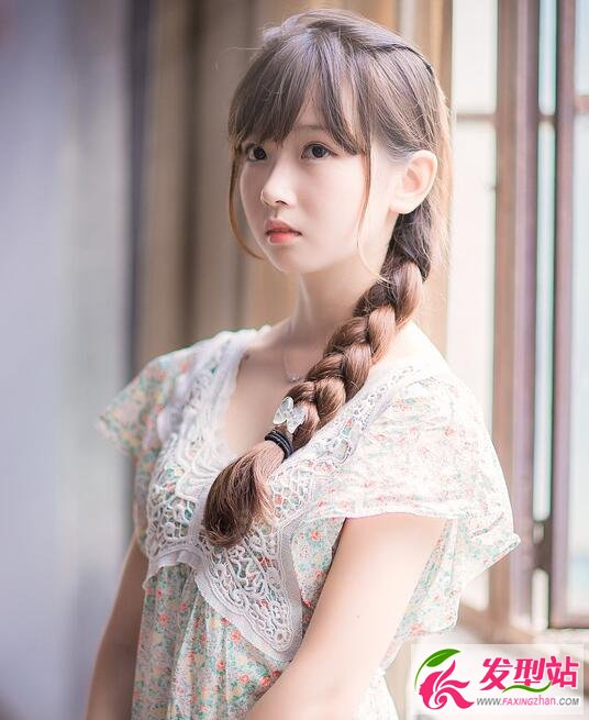 長(zhǎng)發(fā)側(cè)編發(fā)