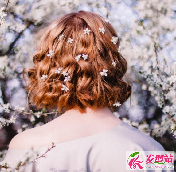 顯瘦短燙發(fā)
