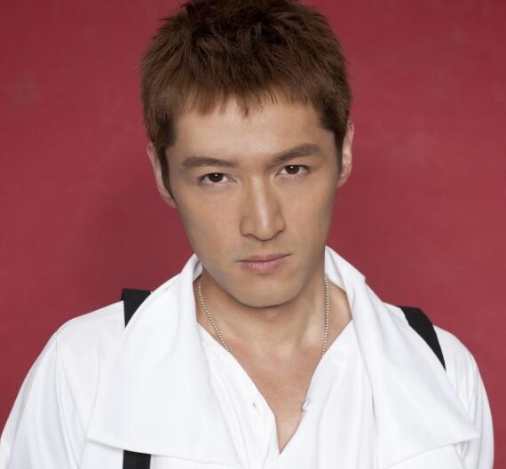 短劉海男生發(fā)型