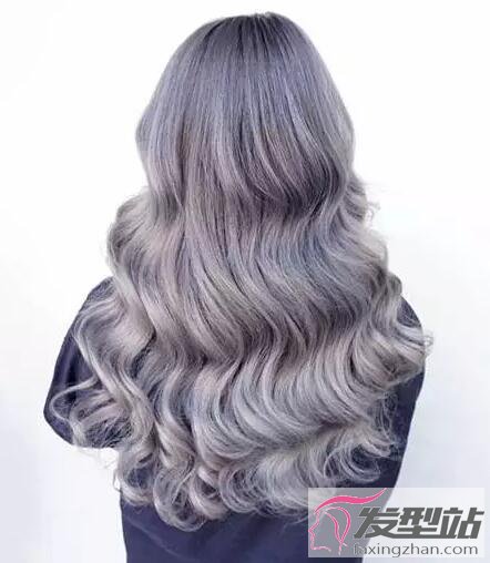 長卷發(fā)最有個(gè)性的染發(fā) 炫彩女王的華麗轉(zhuǎn)身