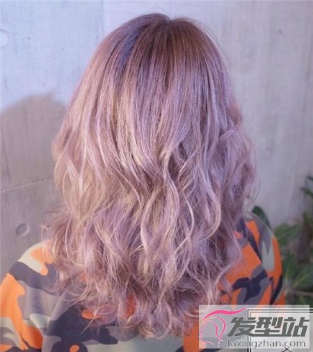 長卷發(fā)最有個性的染發(fā) 炫彩女王的華麗轉身