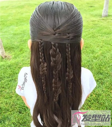 兒童編發(fā)最古典的發(fā)型 變身時(shí)尚的小淑女