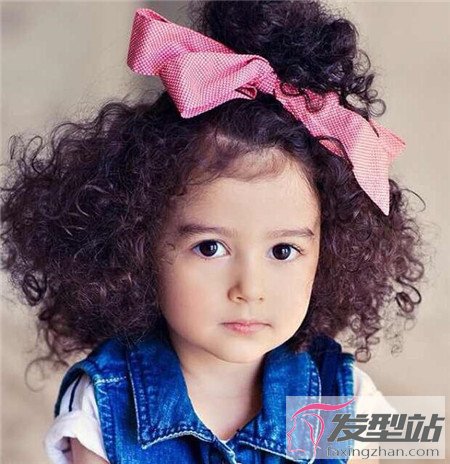 自來卷的小女生發(fā)型 最呆萌的卷發(fā)小美女