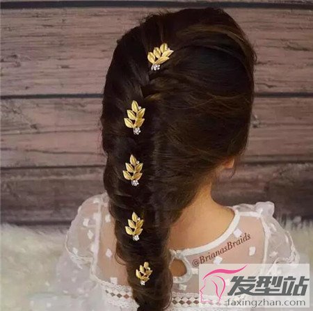 創(chuàng)意兒童編發(fā)大盤(pán)點(diǎn) 優(yōu)雅時(shí)尚的女童發(fā)型