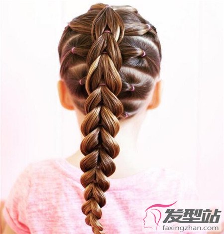 創(chuàng)意兒童編發(fā)大盤點(diǎn) 優(yōu)雅時(shí)尚的女童發(fā)型