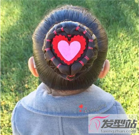 女孩子頭發(fā)怎么扎最好看 讓你大開(kāi)眼界的女童扎發(fā)