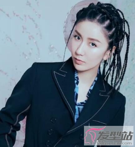 女生個性編發(fā)發(fā)型