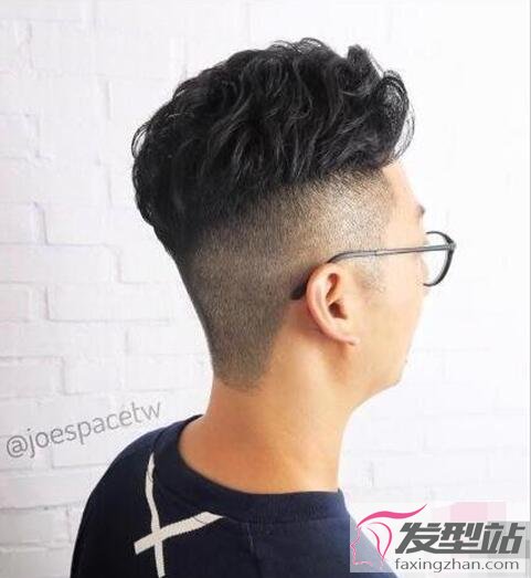 男生后腦勺v字發(fā)型