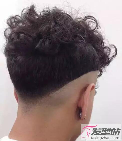 男生后腦勺v字發(fā)型