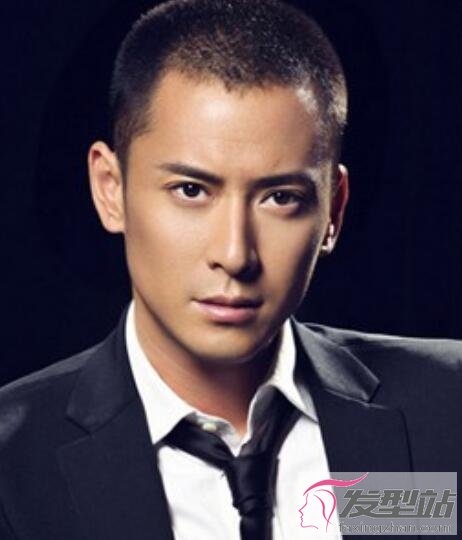 沙發(fā)發(fā)質(zhì)男生發(fā)型