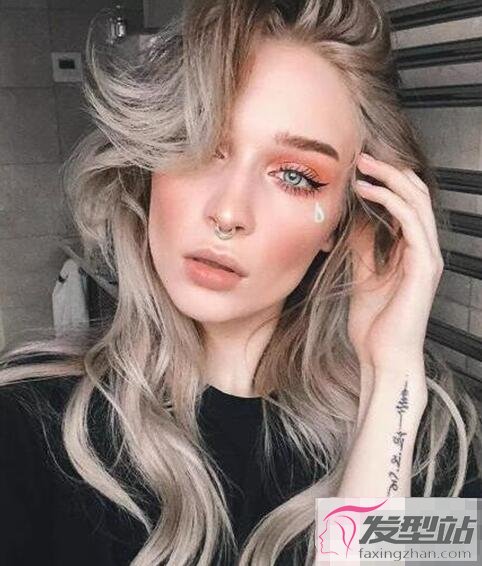 骨架大女生卷發(fā)發(fā)型