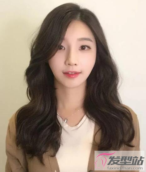 女生劉海發(fā)型