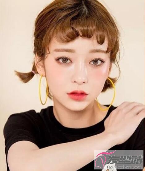女生卷劉海發(fā)型