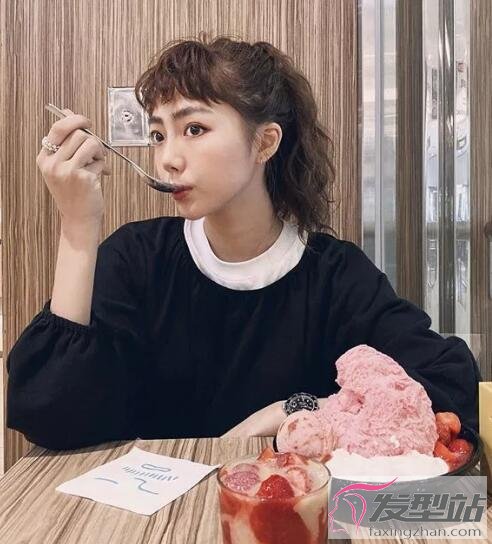 女生卷劉海發(fā)型